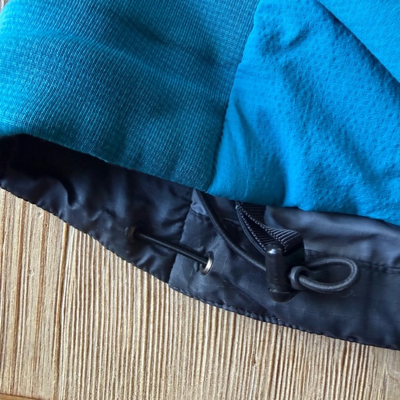 Arc'teryx Teal and Gray Women's Jacket - Picture 6 of 6